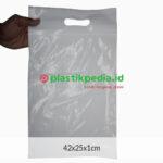 Klip Plong 25 Putih  Pak - Image 2